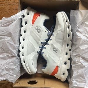 Brand new in box Women’s On Cloudrunners Size 9.5